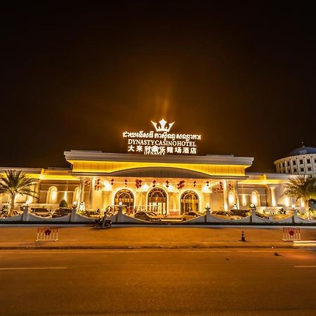 Bavet Dynasty Casino Hotel מראה חיצוני תמונה