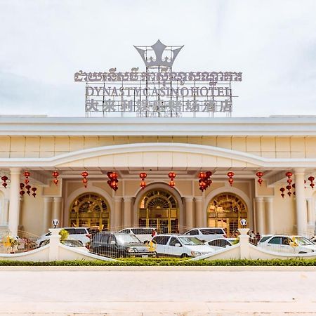 Bavet Dynasty Casino Hotel מראה חיצוני תמונה
