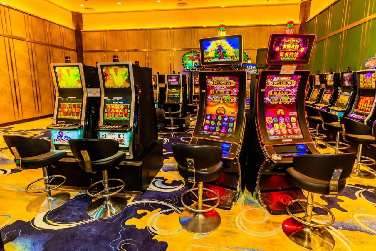 Bavet Dynasty Casino Hotel מראה חיצוני תמונה