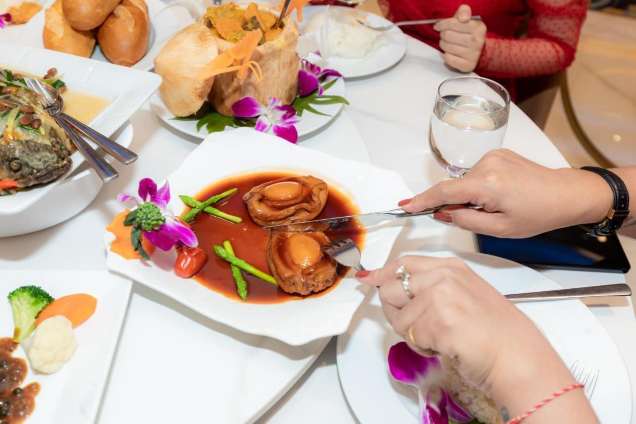 Bavet Dynasty Casino Hotel מראה חיצוני תמונה