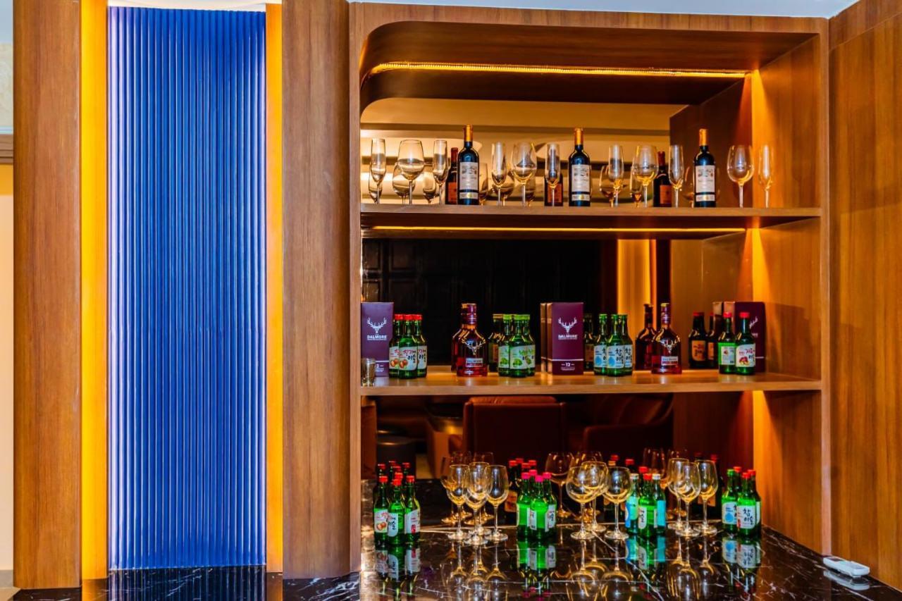 Bavet Dynasty Casino Hotel מראה חיצוני תמונה