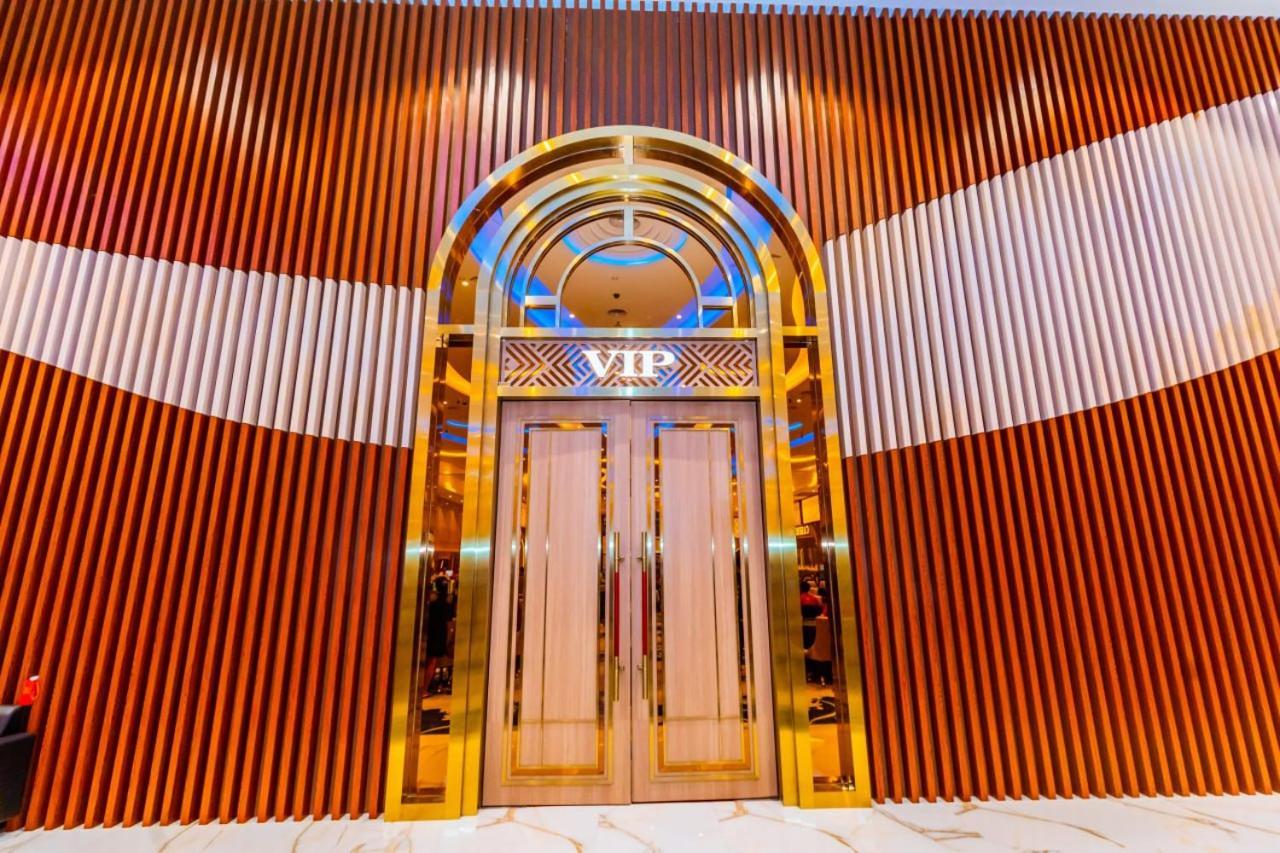 Bavet Dynasty Casino Hotel מראה חיצוני תמונה